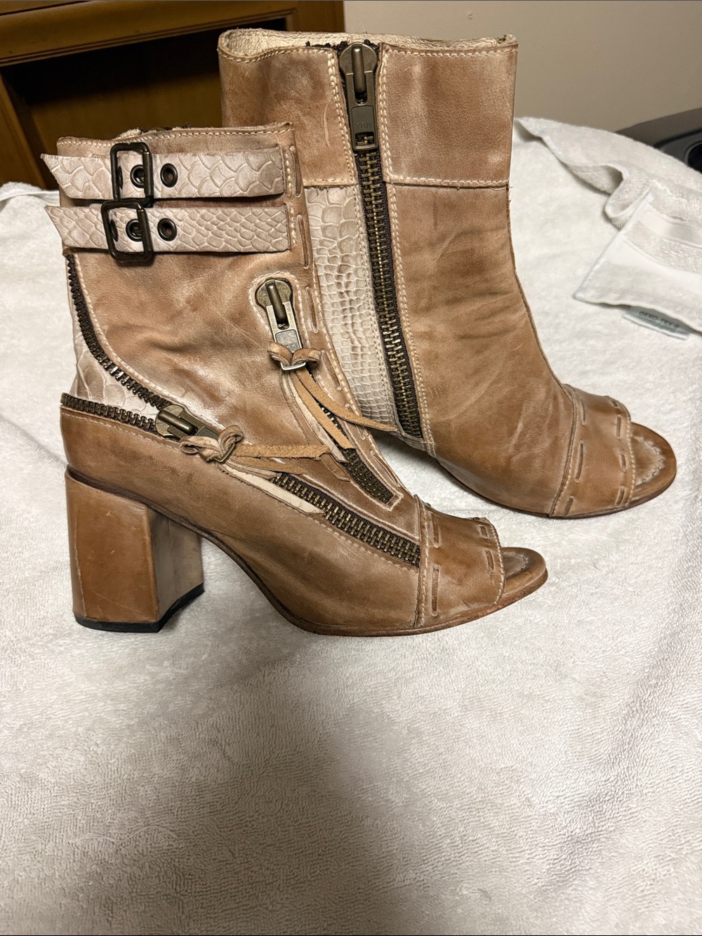 freebird by Steven Zombi Tan Peep-Toe Buckle Zip Chunky Heel Ankle Boots